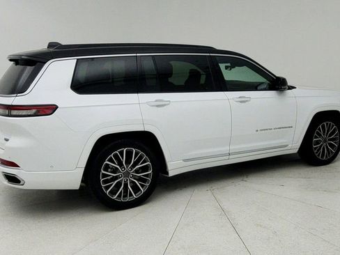 Used 2025 Jeep Grand Cherokee L Summit AWD/4WD image 8