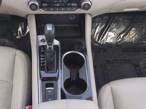 Used 2024 Nissan Altima 2.5 SL FWD image 17