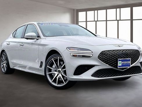 Used 2026 Genesis G70 2.5T Prestige image 3