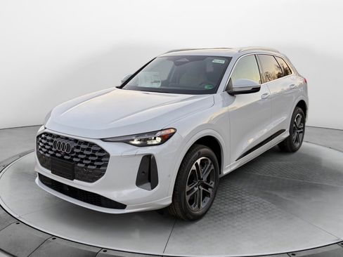 New 2025 Audi Q5 Premium Plus image 3