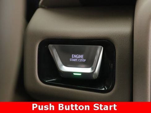 Used 2025 GMC Yukon Denali w/ Sun & Power Step Package image 25