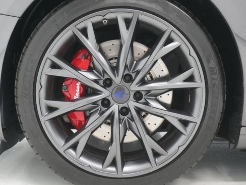 Used 2019 Maserati Ghibli GranSport RWD image 36