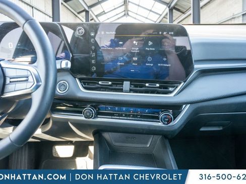 Used 2025 Chevrolet Equinox LT image 8