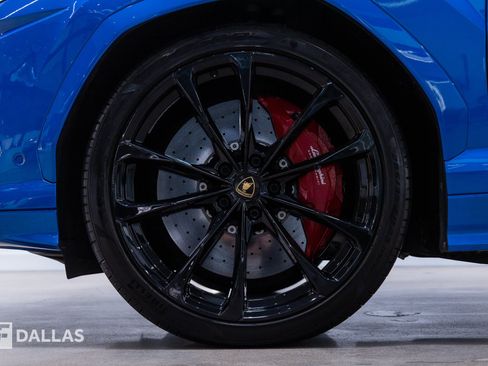 Used 2022 Lamborghini Urus AWD/4WD image 2