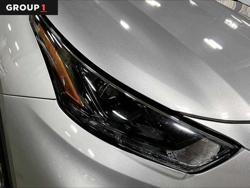Certified 2025 Toyota Highlander XLE AWD/4WD image 28