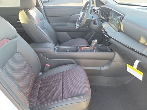 New 2026 Nissan Kicks SR FWD image 12