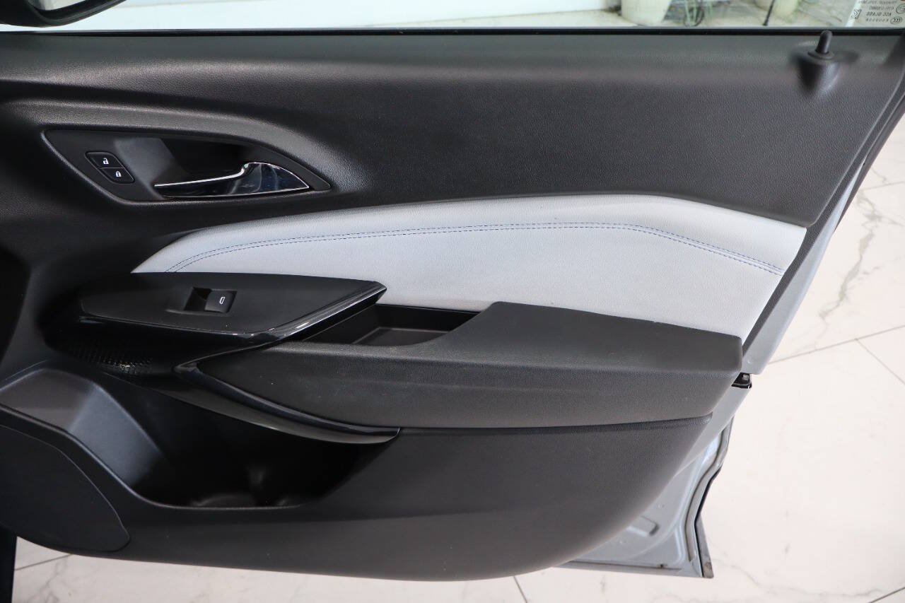 Used 2024 Chevrolet Trax LT FWD image 23