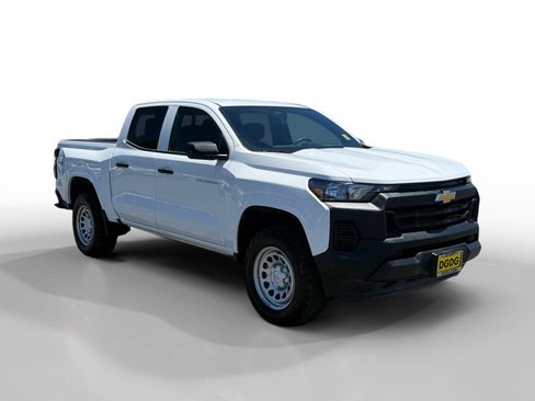 Used 2025 Chevrolet Colorado W/T AWD/4WD image 7