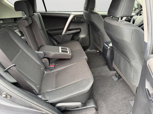 Used 2018 Toyota RAV4 LE w/ All Weather Liner Package FWD image 11
