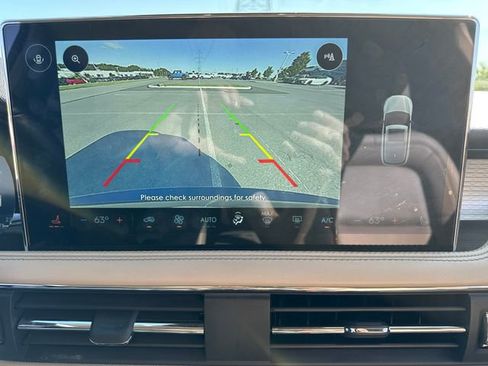 Used 2025 Lincoln Corsair AWD image 30