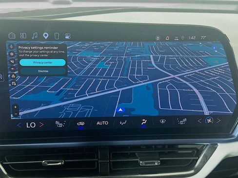 Used 2025 Chevrolet Equinox EV LT image 22