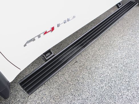 Used 2024 GMC Sierra 2500 AT4 w/ AT4 Premium Plus Package image 12