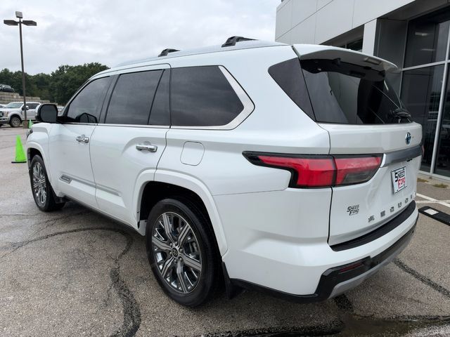 Used 2023 Toyota Sequoia Capstone AWD/4WD image 5