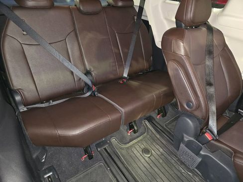 Used 2024 Toyota Sienna Platinum image 26