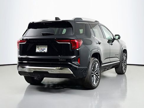 New 2026 GMC Terrain Denali w/ LPO, Black Badging Package image 7