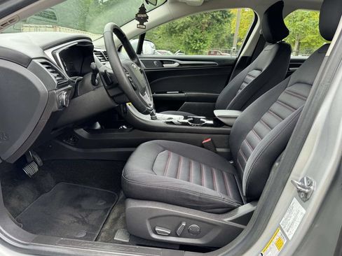 Used 2016 Ford Fusion SE FWD image 18