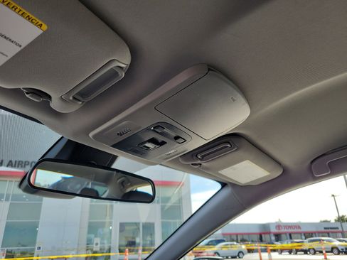 Used 2024 Toyota Camry SE image 30