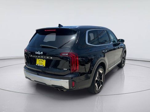 Used 2023 Kia Telluride S AWD/4WD image 3