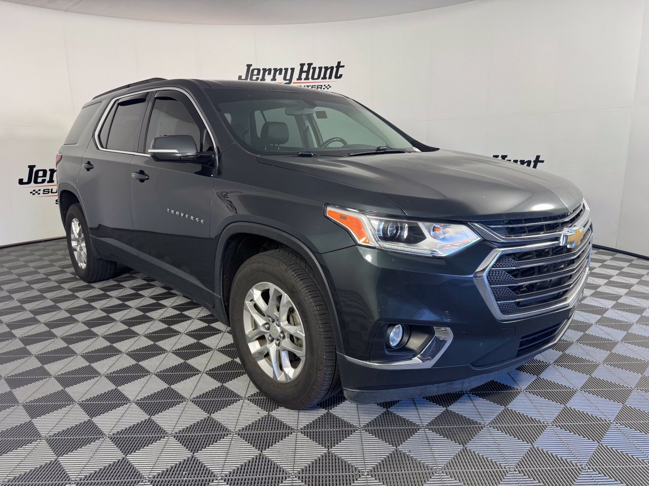 Used 2019 Chevrolet Traverse LT w/ LPO, Cargo Package FWD image 5