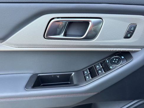 New 2026 Ford Explorer Active w/ Active Comfort Package image 10