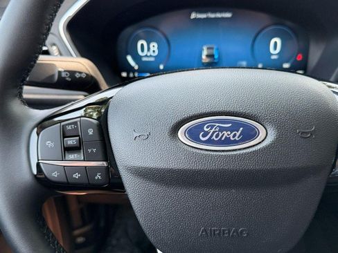Used 2025 Ford Escape Platinum AWD/4WD image 26