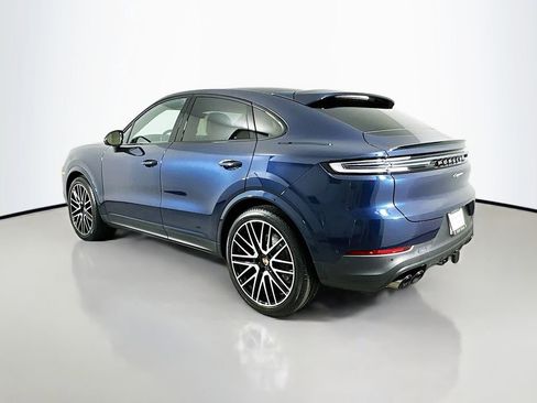 Used 2026 Porsche Cayenne image 2