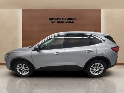Used 2022 Ford Escape SE w/ Convenience Package AWD/4WD image 3