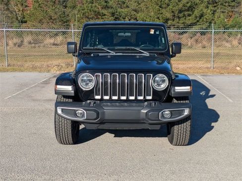 Used 2018 Jeep Wrangler Unlimited Sahara w/ Cold Weather Group image 8