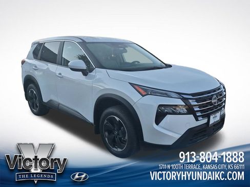 Used 2025 Nissan Rogue SV AWD/4WD image 7