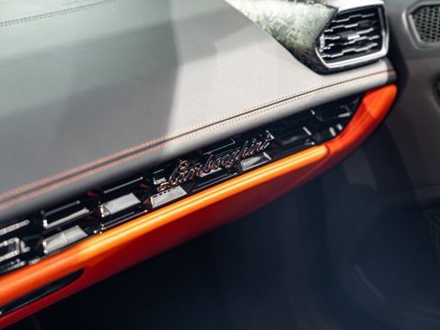 Used 2022 Lamborghini Huracan EVO RWD image 47