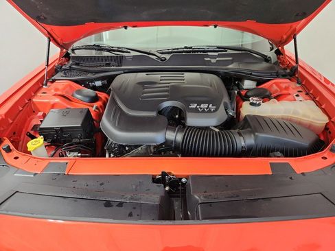 Used 2020 Dodge Challenger SXT w/ Plus Package image 32