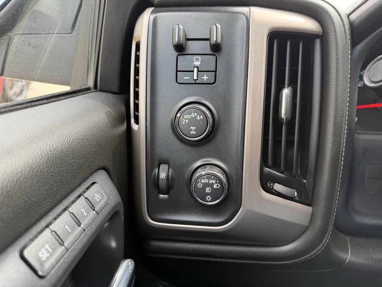 Used 2018 GMC Sierra 1500 Denali w/ Denali Ultimate Package AWD/4WD image 24