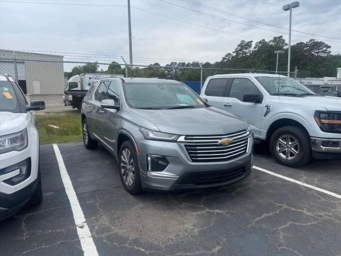 Used 2023 Chevrolet Traverse Premier w/ LPO, Floor Liner Package FWD image 1