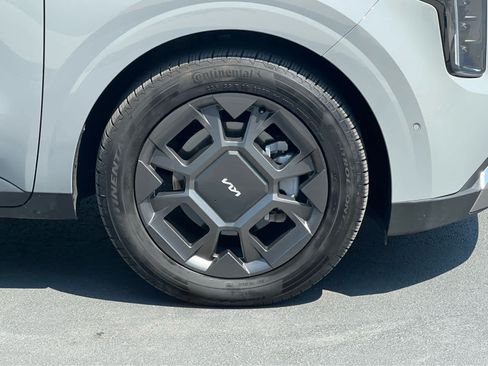 Used 2025 Kia Carnival SX FWD image 16