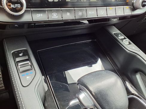 Used 2022 Kia Telluride SX w/ SX Prestige Package AWD/4WD image 11