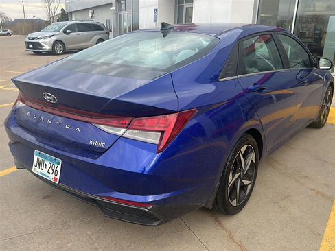 Used 2023 Hyundai Elantra Limited image 18