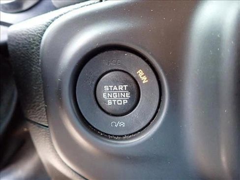 Used 2019 Jeep Wrangler Unlimited Sahara AWD/4WD image 17