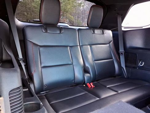 Used 2024 Ford Explorer ST-Line w/ Class IV Trailer Tow Package image 11