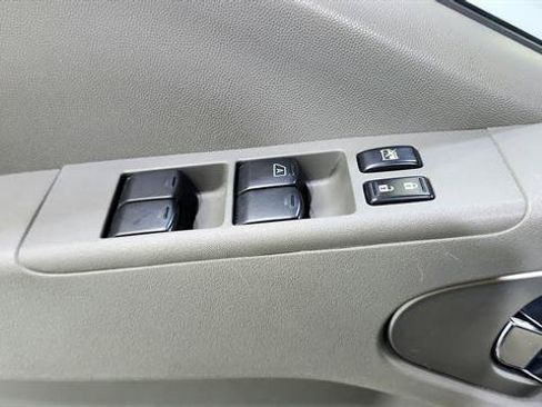 Used 2014 Nissan Frontier SV RWD image 16
