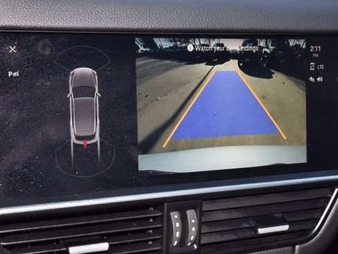 Used 2023 Porsche Cayenne Platinum Edition image 28