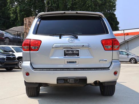 Used 2016 Toyota Sequoia Platinum RWD image 5