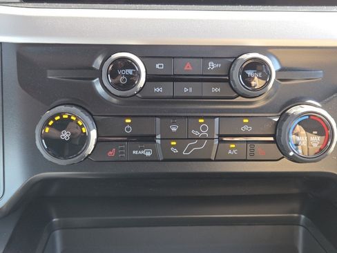 Used 2026 Ford F350 XLT w/ XLT Premium Package AWD/4WD image 41