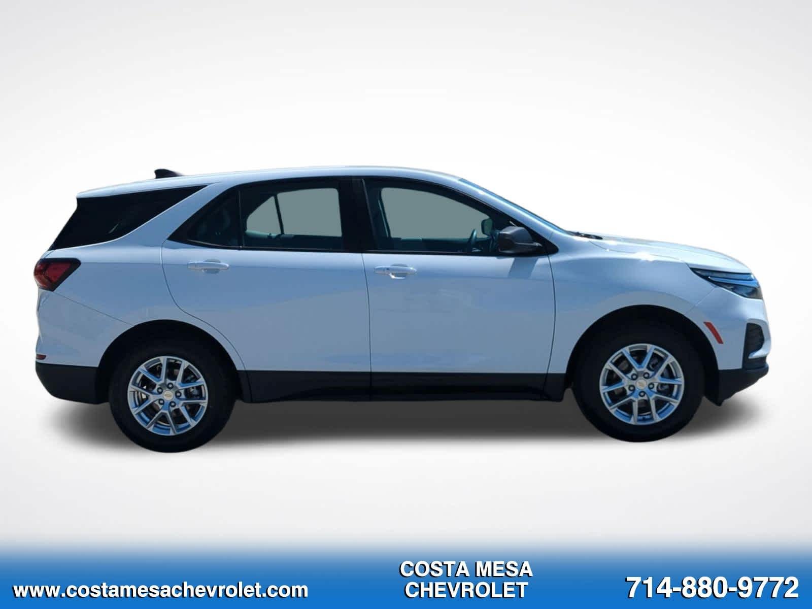 Used 2022 Chevrolet Equinox LS w/ LPO, Cargo Package AWD/4WD image 4