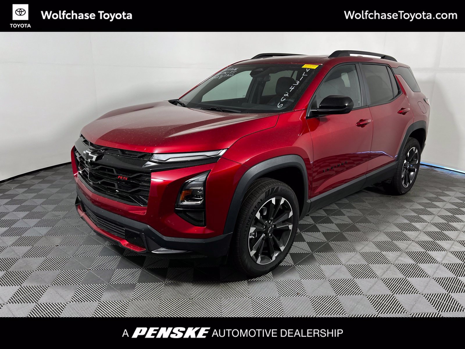 Used 2027 Chevrolet Equinox RS FWD image 1