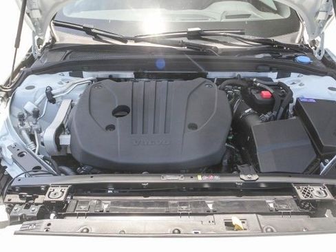 New 2025 Volvo V60 B5 Cross Country Ultra w/ Climate Package image 28