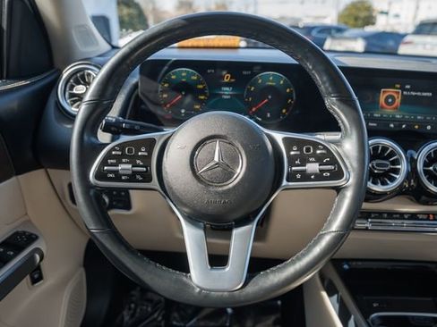 Used 2022 Mercedes-Benz GLB 250 4MATIC image 31