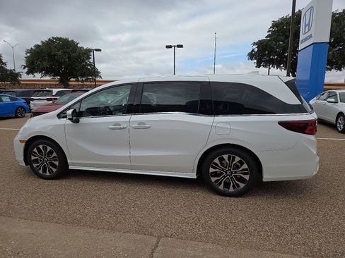 New 2026 Honda Odyssey Elite image 2