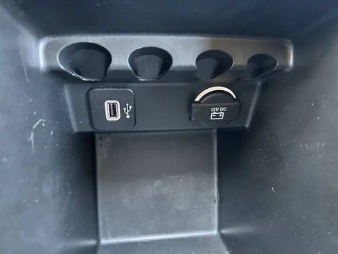 Used 2017 Jeep Cherokee Latitude w/ Safety/Convenience Group AWD/4WD image 27