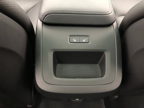 Used 2025 Volvo V60 B5 Cross Country Plus image 34