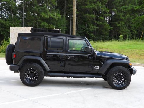 Used 2019 Jeep Wrangler Unlimited Sport S AWD/4WD image 32
